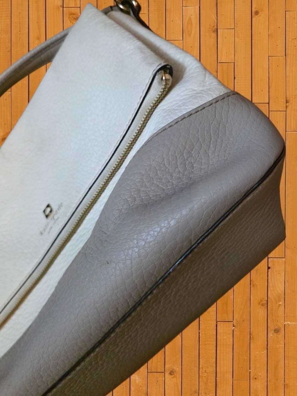 kate spade Two-Tone White & Light Gray Leather Crossbody Bag - Picture 8 of 15
